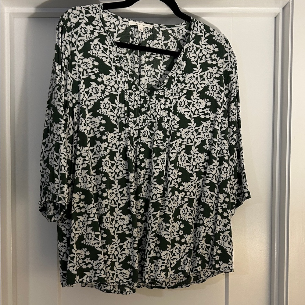 Floral Green and White Women's Top Stitch Fix fun2fun size 1X